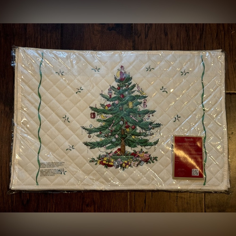 Set of 4 Spode Christmas Tree Quilt Placemats - New in package